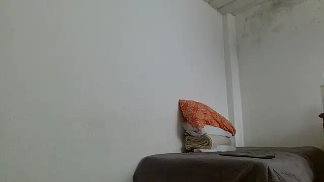 Snapshot of isabel_24_gil chatting on 10.21.25 isabel 24 gil online show from 10.21.25