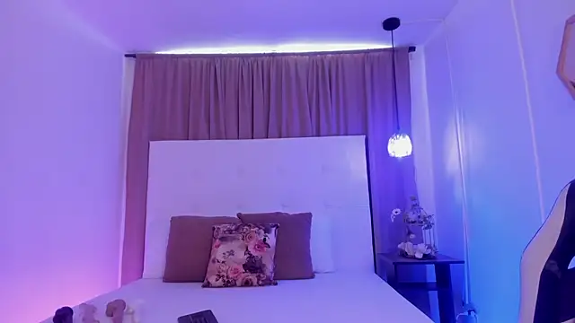 M0lly Beckers online show from 10.01.25