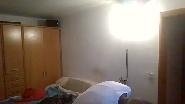 Snapshot of Zk1980 chatting on 10.31.25 Zk1980 online show from 10.31.25