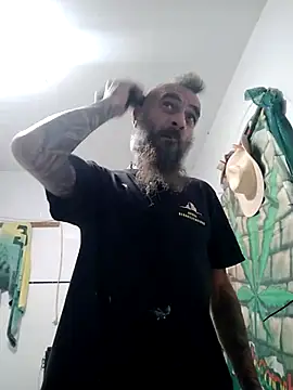 Snapshot of Zk1980 chatting on 11.03.25 Zk1980 online show from 11.03.25