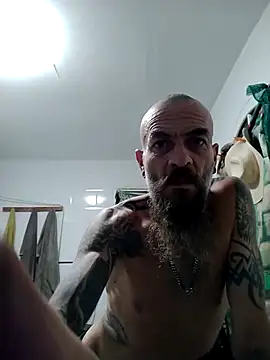 Snapshot of Zk1980 chatting on 11.24.25 Zk1980 online show from 11.24.25