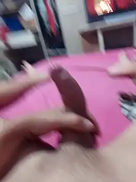 Snapshot of pauzaogrande1 chatting on 12.14.25 pauzaogrande1 online show from 12.14.25