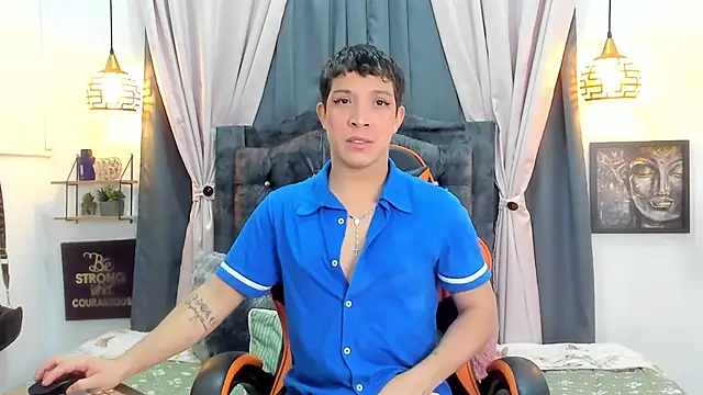 Snapshot of AustinCole01 chatting on 10.22.25 AustinCole01 online show from 10.22.25