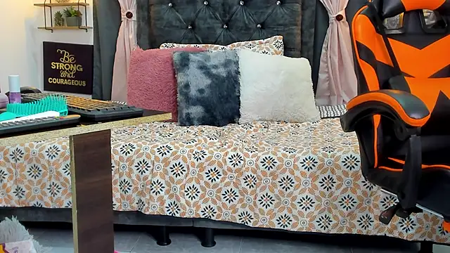 Snapshot of AustinCole01 chatting on 11.03.25 AustinCole01 online show from 11.03.25