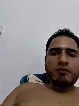 Snapshot of luigy-96 chatting on 11.12.25 luigy-96 online show from 11.12.25