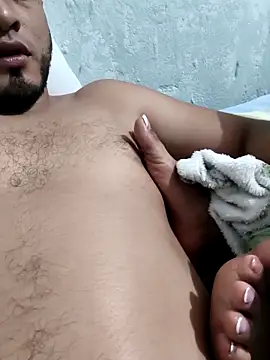 Snapshot of luigy-96 chatting on 12.20.25 luigy-96 online show from 12.20.25