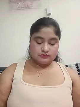 Snapshot of hornyriyanka chatting on 06.19.26 hornyriyanka online show from 06.19.26