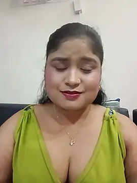 Snapshot of hornyriyanka chatting on 06.24.26 hornyriyanka online show from 06.24.26