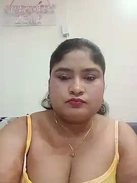 Snapshot of hornyriyanka chatting on 06.28.26 hornyriyanka online show from 06.28.26