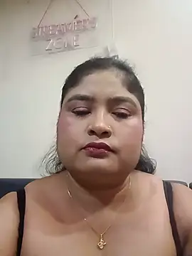 Snapshot of hornyriyanka chatting on 07.04.26 hornyriyanka online show from 07.04.26