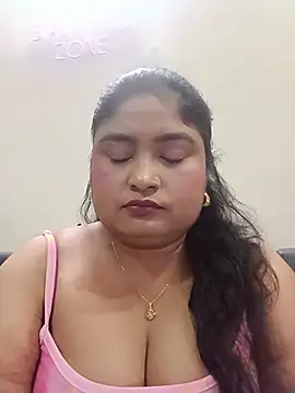 Snapshot of hornyriyanka chatting on 07.05.26 hornyriyanka online show from 07.05.26