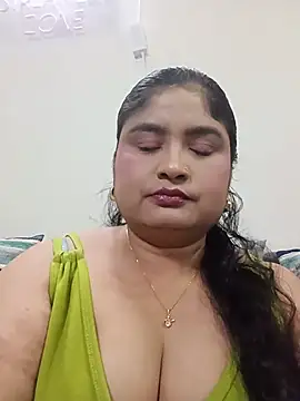 Snapshot of hornyriyanka chatting on 07.22.26 hornyriyanka online show from 07.22.26