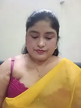 Snapshot of hornyriyanka chatting on 07.23.26 hornyriyanka online show from 07.23.26