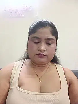 Snapshot of hornyriyanka chatting on 07.24.26 hornyriyanka online show from 07.24.26