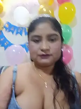Snapshot of hornyriyanka chatting on 07.27.26 hornyriyanka online show from 07.27.26