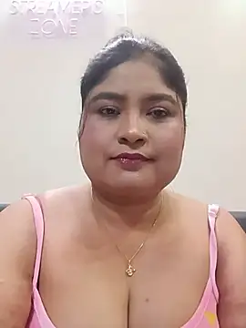 Snapshot of hornyriyanka chatting on 08.02.26 hornyriyanka online show from 08.02.26