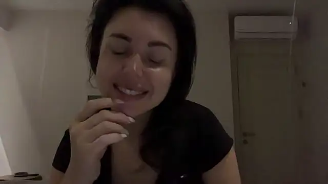 Snapshot of Gilin1 chatting on 01.17.26 Gilin1 online show from 01.17.26