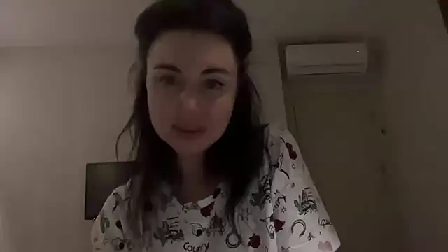 Snapshot of Gilin1 chatting on 02.08.26 Gilin1 online show from 02.08.26