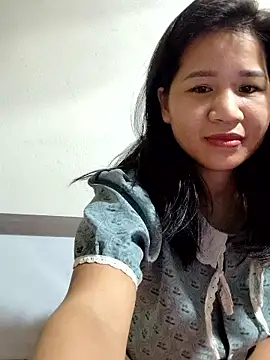 Snapshot of Maria2299 chatting on 10.17.25 Maria2299 online show from 10.17.25
