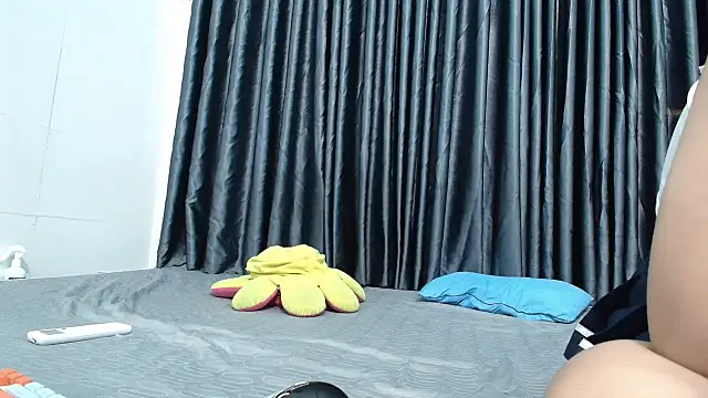 Snapshot of Grass_99 chatting on 11.25.25 Grass 99 online show from 11.25.25