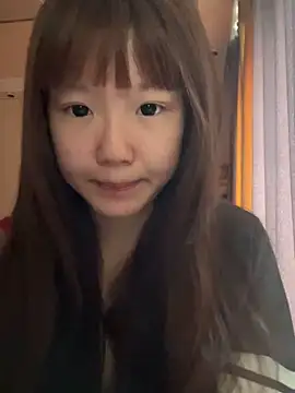 Snapshot of D-033 chatting on 11.05.25 D-033 online show from 11.05.25