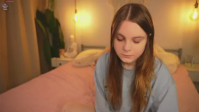 Snapshot of Lu__Lane chatting on 12.05.25 Lu Lane online show from 12.05.25