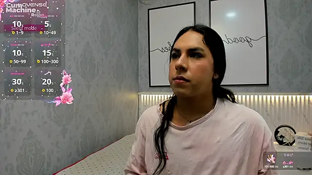 Snapshot of Ximenahott_ chatting on 10.04.25 Ximenahott online show from 10.04.25