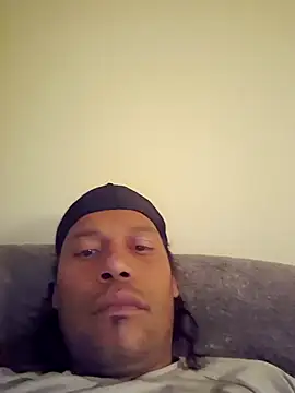 Snapshot of uratre chatting on 04.01.26 uratre online show from 04.01.26