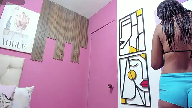 Lucia Spear online show from 11.13.25