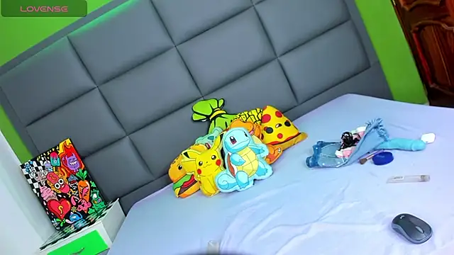 Snapshot of ANNIE_DOLCE_ chatting on 09.12.25 ANNIE DOLCE online show from 09.12.25