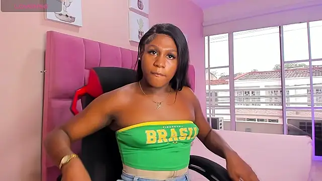 Snapshot of ANNIE_DOLCE_ chatting on 10.03.25 ANNIE DOLCE online show from 10.03.25