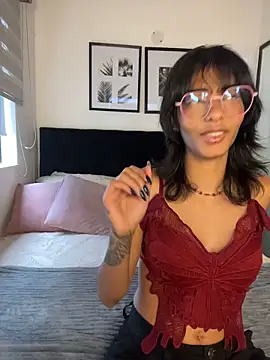 TweetiePieXXX online show from 03.13.26