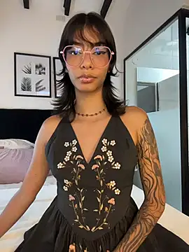 TweetiePieXXX online show from 03.16.26