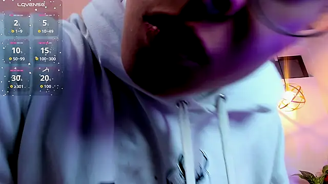 Hanna Cornee  online show from 10.08.25