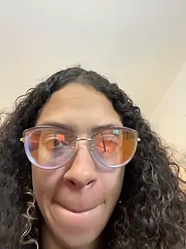 Hanna Cornee  online show from 11.30.25