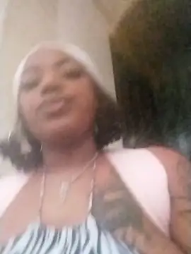 Snapshot of SheilaCoopers_ chatting on 09.09.25 SheilaCoopers online show from 09.09.25