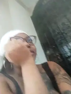 Snapshot of SheilaCoopers_ chatting on 09.11.25 SheilaCoopers online show from 09.11.25