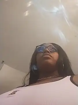 Snapshot of SheilaCoopers_ chatting on 09.16.25 SheilaCoopers online show from 09.16.25