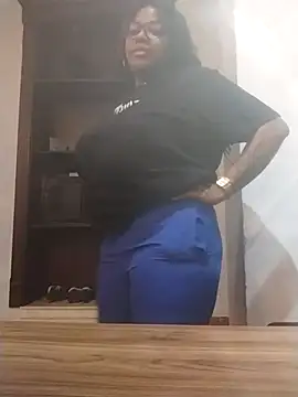 Snapshot of SheilaCoopers_ chatting on 09.25.25 SheilaCoopers online show from 09.25.25