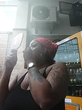 Snapshot of SheilaCoopers_ chatting on 09.26.25 SheilaCoopers online show from 09.26.25