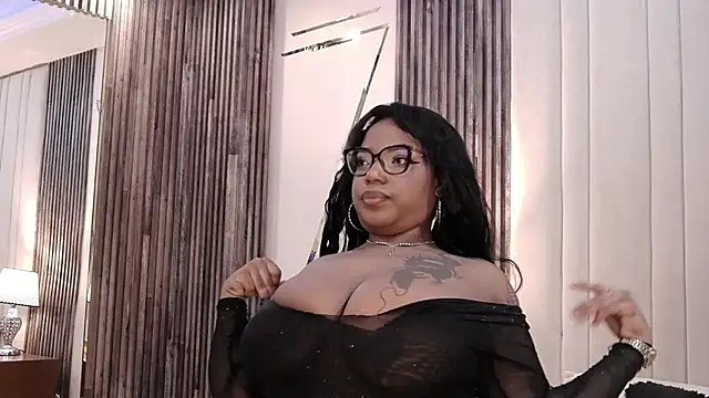 Snapshot of SheilaCoopers_ chatting on 10.20.25 SheilaCoopers online show from 10.20.25