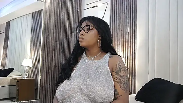 Snapshot of SheilaCoopers_ chatting on 10.21.25 SheilaCoopers online show from 10.21.25