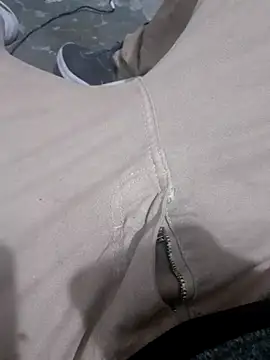 Snapshot of Lunaty00 chatting on 11.17.25 Lunaty00 online show from 11.17.25