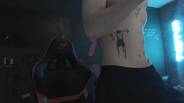 Snapshot of min1pekka chatting on 10.13.25 min1pekka online show from 10.13.25