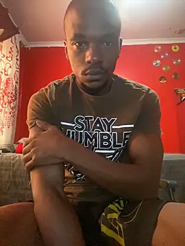 Snapshot of BaggyDirt chatting on 03.24.26 BaggyDirt online show from 03.24.26