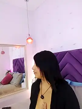 Kaylachannell online show from 04.21.26