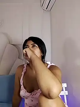 Snapshot of Kaylachannell chatting on 05.18.26 Kaylachannell online show from 05.18.26