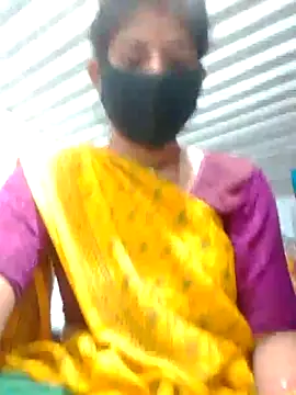 Snapshot of juhijaan2005 chatting on 09.17.25 juhijaan2005 online show from 09.17.25