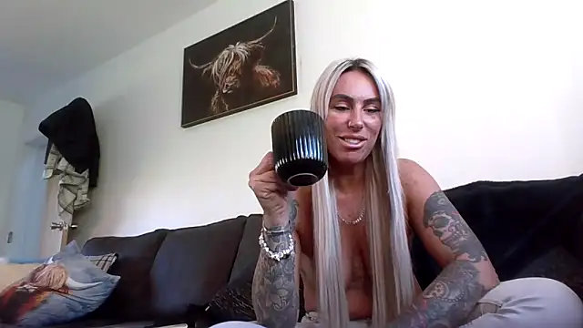 poppyinga1 online show from 04.30.26