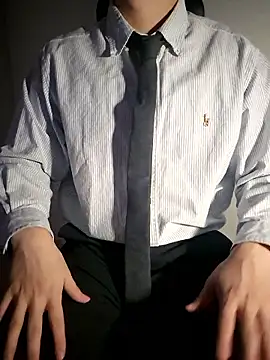 111owo111 online show from 10.31.25